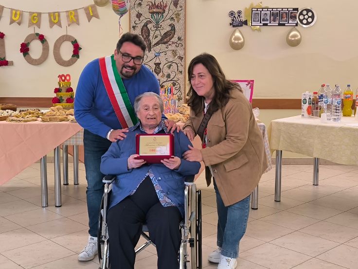 Auguri Filomena per il traguardo dei 100 anni. Il saluto del Sindaco