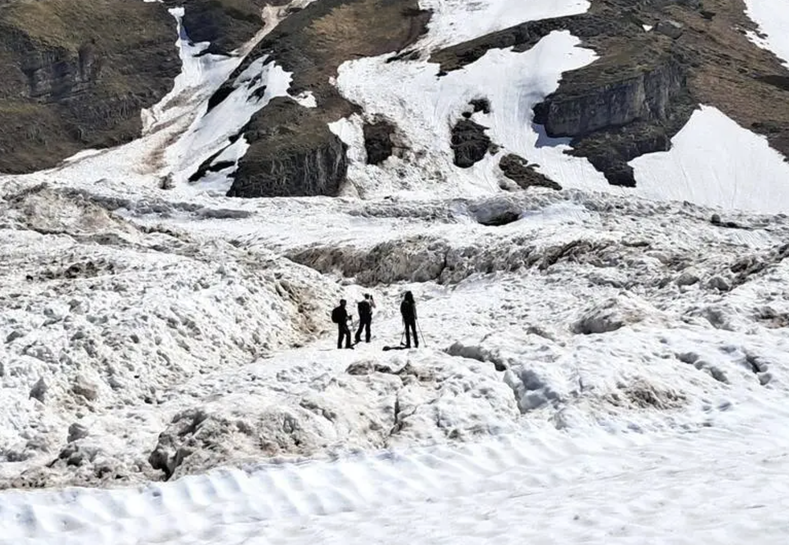 Valanga sul Monte Corvo: distrutto il rifugio delle Solagne