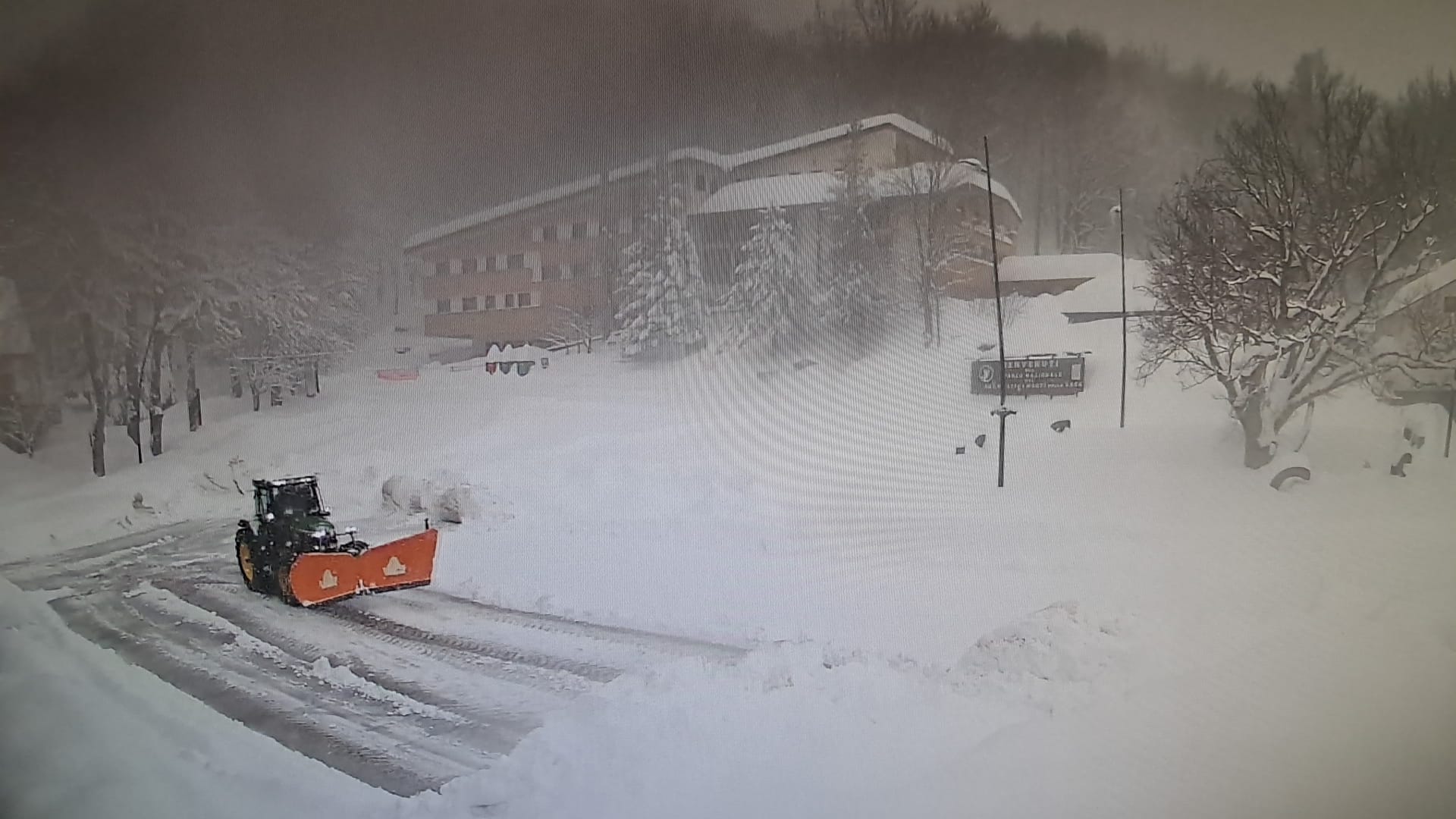 Prati di Tivo: tanta neve, zero sciatori. Il paradosso di una stazione al palo.
