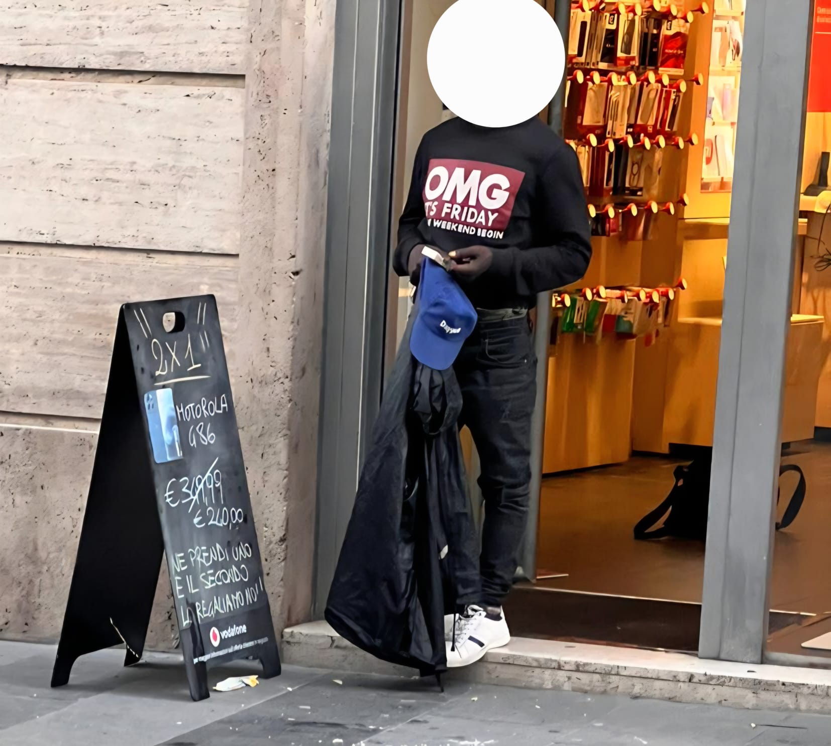 Dà in escandescenza in corso San Giorgio. Interviene la Polizia