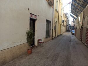 Teramo. Furto, stanotte, in una barberia del Centro