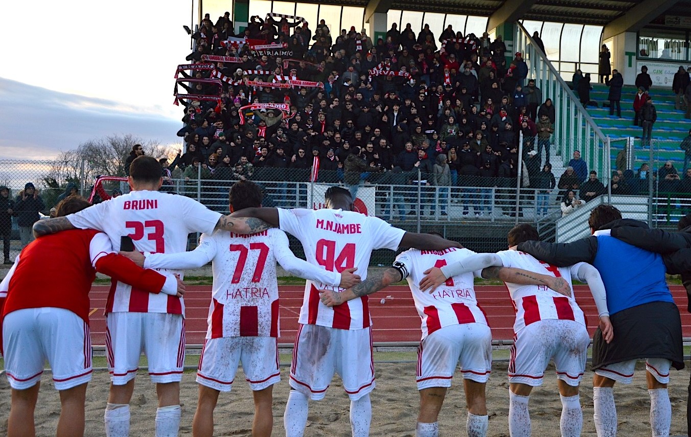 Teramo Calcio. Record di abbonamenti e curva ospiti esaurita: il super derby d’Abruzzo è già sold-out di emozioni – Il weekend delle giovanili