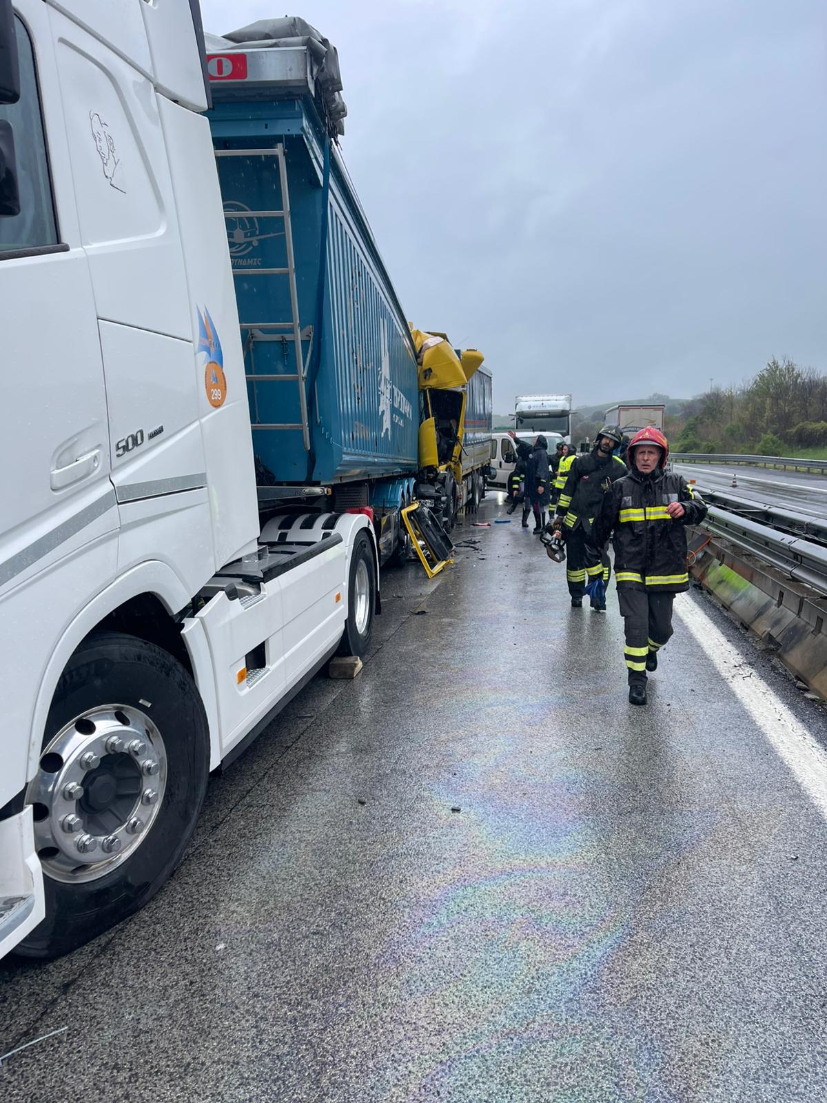 Aggiornamento incidente A14: Un ferito con politraumi estratto dai vigili del fuoco e ricoverato al Mazzini. I particolari