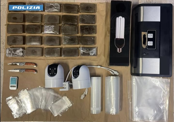 Due arresti per spaccio dopo una segnalazione tramite YouPol