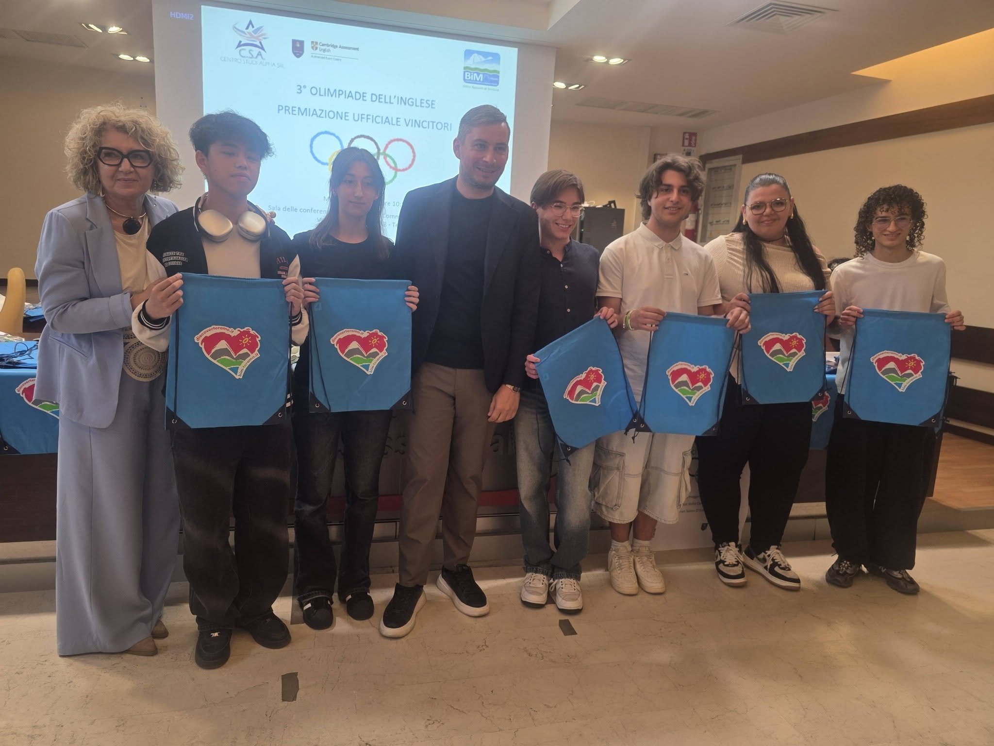 Consorzio BIM e Camera di Commercio: Olimpiadi della Lingua Inglese, gli otto premiati partiranno per Dublino