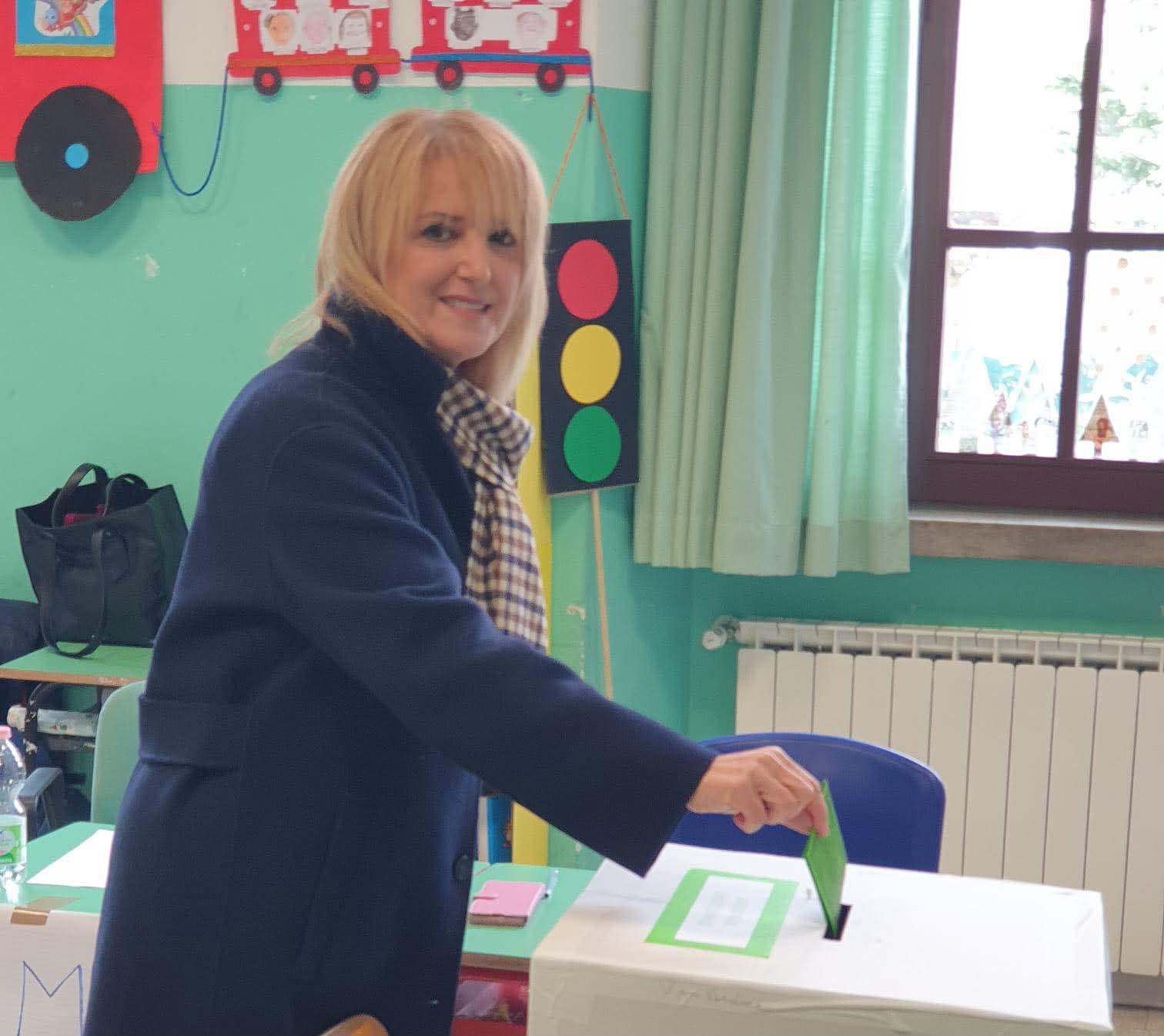 Amministrative: Rosanna De Antoniis confermata sindaco di Castel Castagna