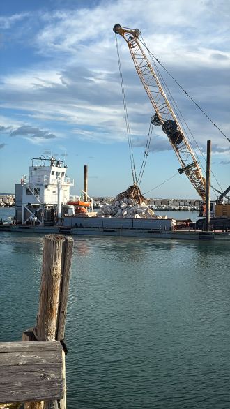 Roseto, avviati i lavori per le nuove scogliere lungo tutto il litorale