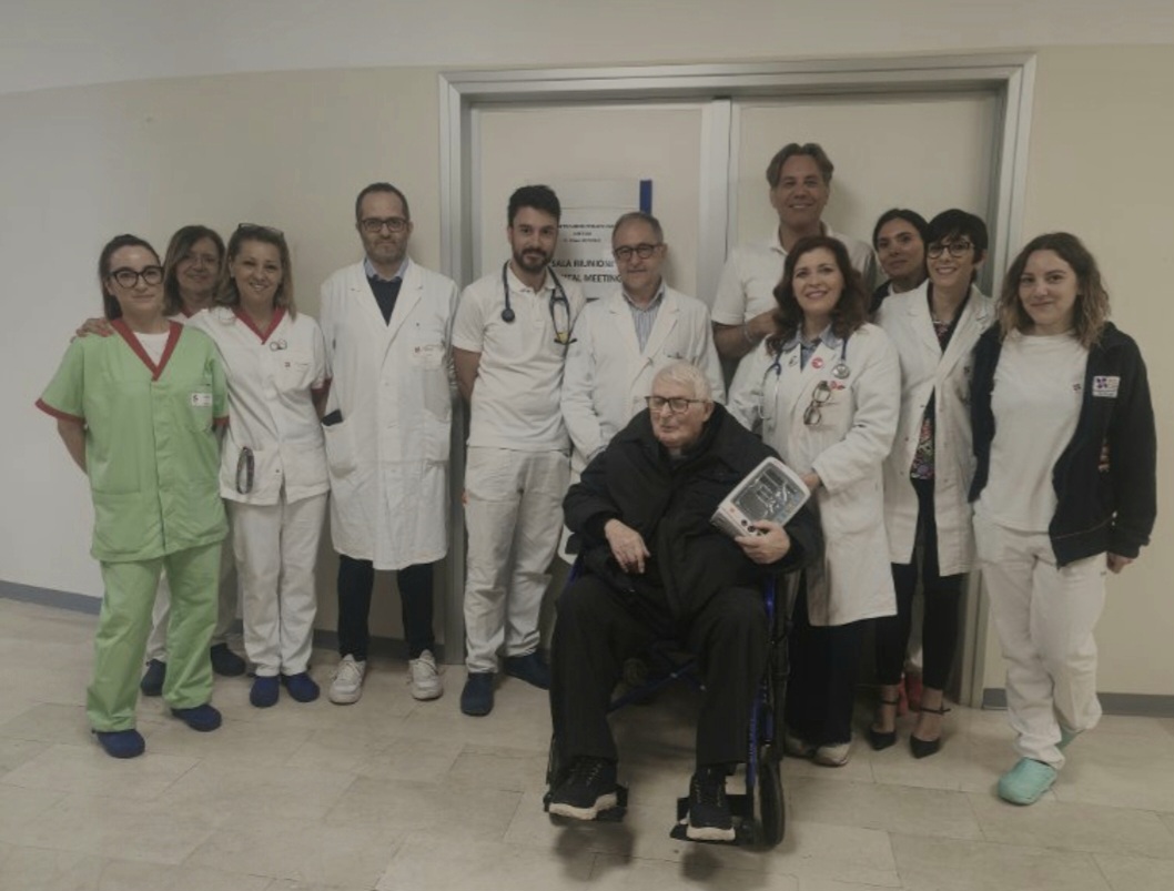 Don Iobbi dona macchinari e arredi alla Cardiologia del Mazzini