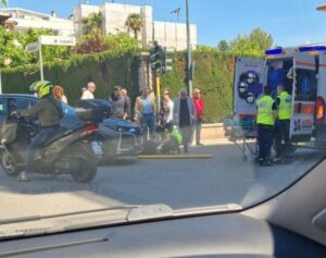 Ultim’ora: Auto e bici si scontrano a Roseto. Sanitari sul posto
