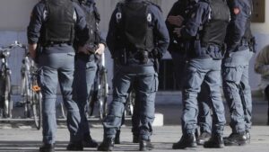 Gravi disordini al termine del match del Pescara. Feriti tra le forze dell’ordine
