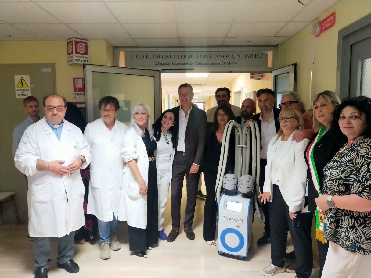 A Giulianova arriva il caschetto refrigerante contro l’alopecia da chemioterapia. Un dono per il progetto “Non smettere di sentirti bella”