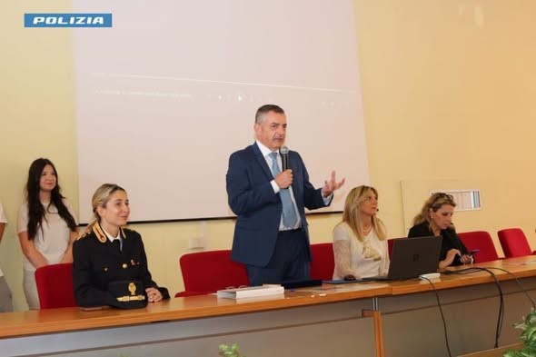 La Polizia di Stato premia l’Istituto Alessandrini‑Marino per il progetto sulla legalità