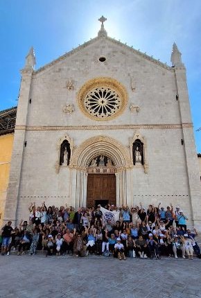 ACLI Teramo APS, FAP ACLI e US ACLI Roseto in pellegrinaggio a Norcia: una giornata di comunità, solidarietà e speranza