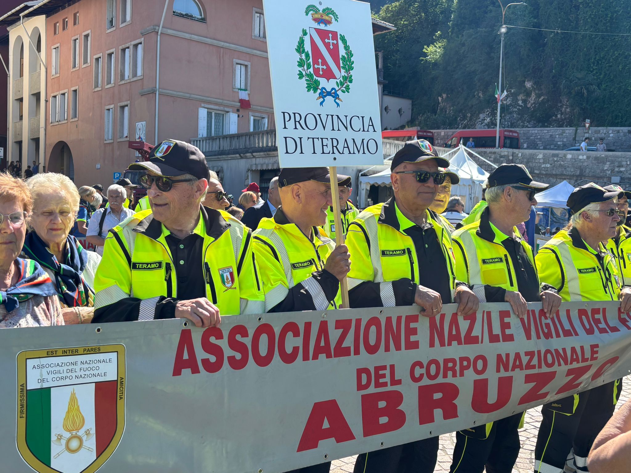I Vigili del Fuoco di Teramo a Gemona per il raduno nazionale e il ricordo del sisma del 1976