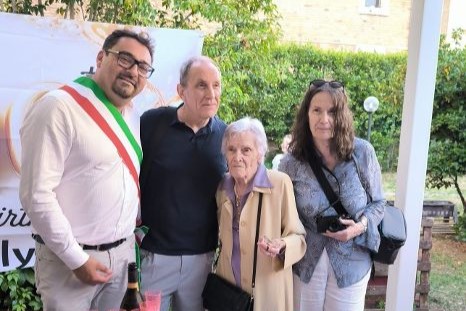 Teramo omaggia i 100 anni di Wally, insegnante con la passione per la cucina e punto di riferimento per tutti
