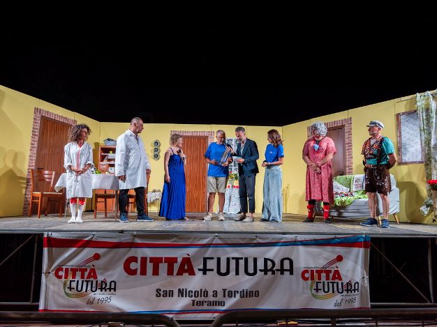 Conclusa la rassegna di teatro dialettale “Sotto le Stelle” a San Nicolò a Tordino. I biglietti vincenti della lotteria