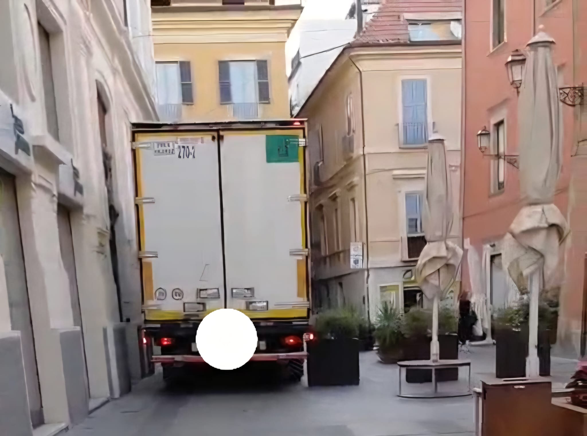 Camion…troppo audaci, Monopattini senza targa e casco e bici modificate: il centro tra infrazioni e scarsa disciplina