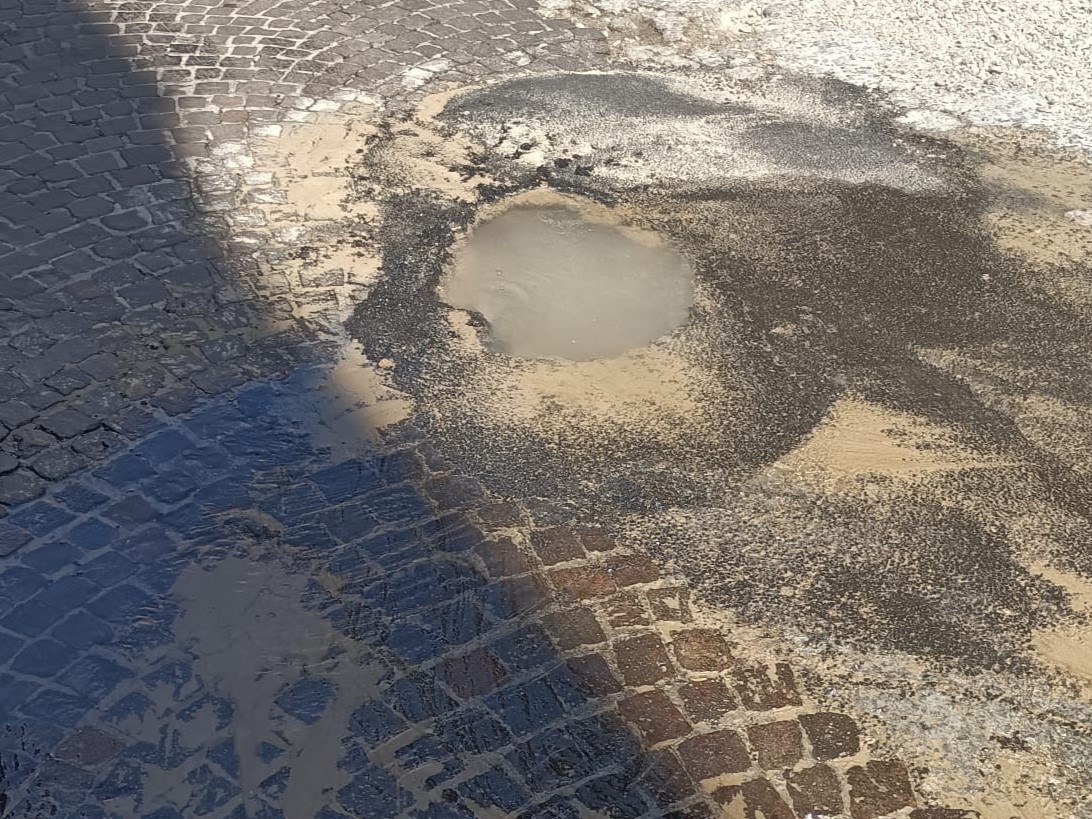 teramo. Chiusa per qualche ora via Porta Carrese per riparazione condotta idrica