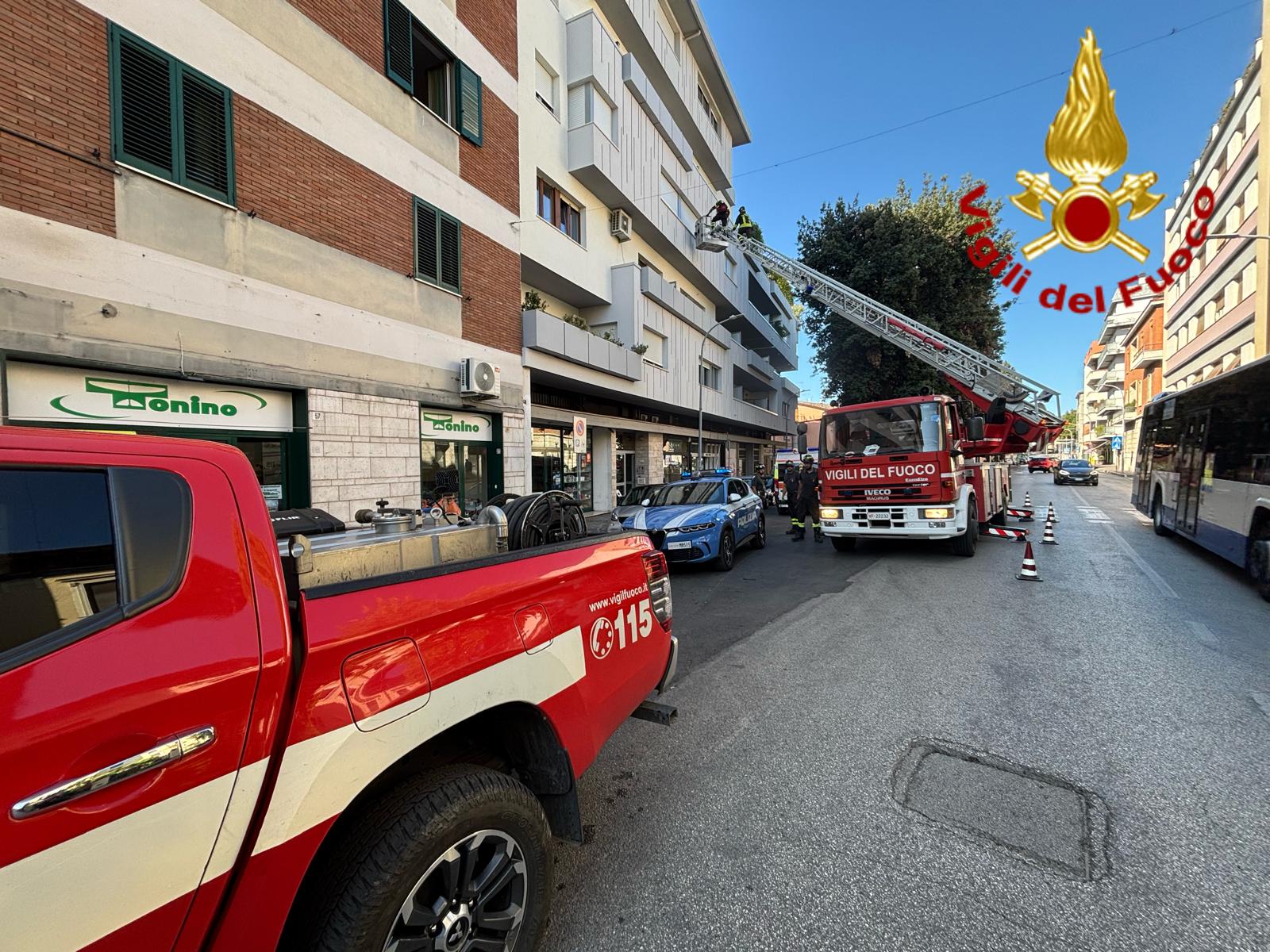 Teramo: anziana di 99 anni bloccata in casa, liberata dai Vigili del Fuoco