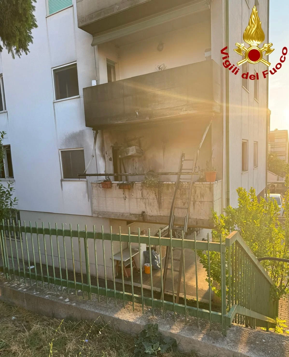Incendio a Roseto: I vigili del Fuoco salvano un’anziana