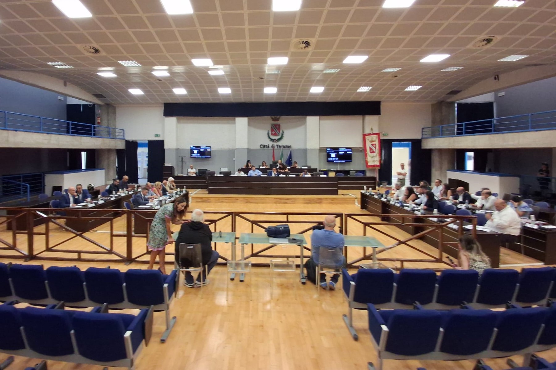 PEF Tari in Consiglio: interventi di Fracassa, D’Egidio e Rabbuffo. Per il sindaco D’Alberto i risultati della raccolta sono un esempio… e c’è l’incursione della CGIL