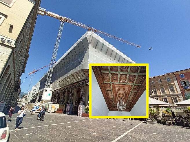 VIDEO. Siamo entrati a Palazzo Pompetti, tra fregi in corso di restauro e affreschi da recuperare. Fine lavori estate 2027