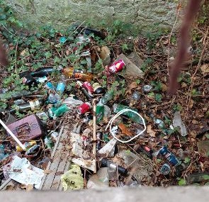 Vico delle recluse tra ingressi contromano e discariche abusive, è terra di nessuno