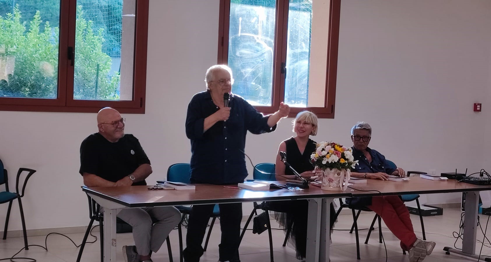 “A spasso con i dinosauri”. Presentato a Torricella il libro di Nino Sorgi