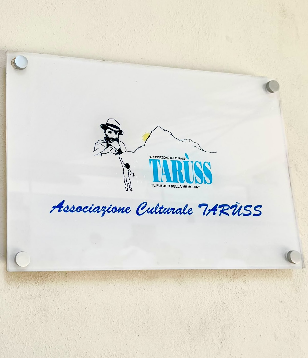 Inaugurata a San Pietro la prima sede dell’Associazione Culturale Tarùss. Un punto di riferimento per il borgo nel ricordo dei suoi fondatori