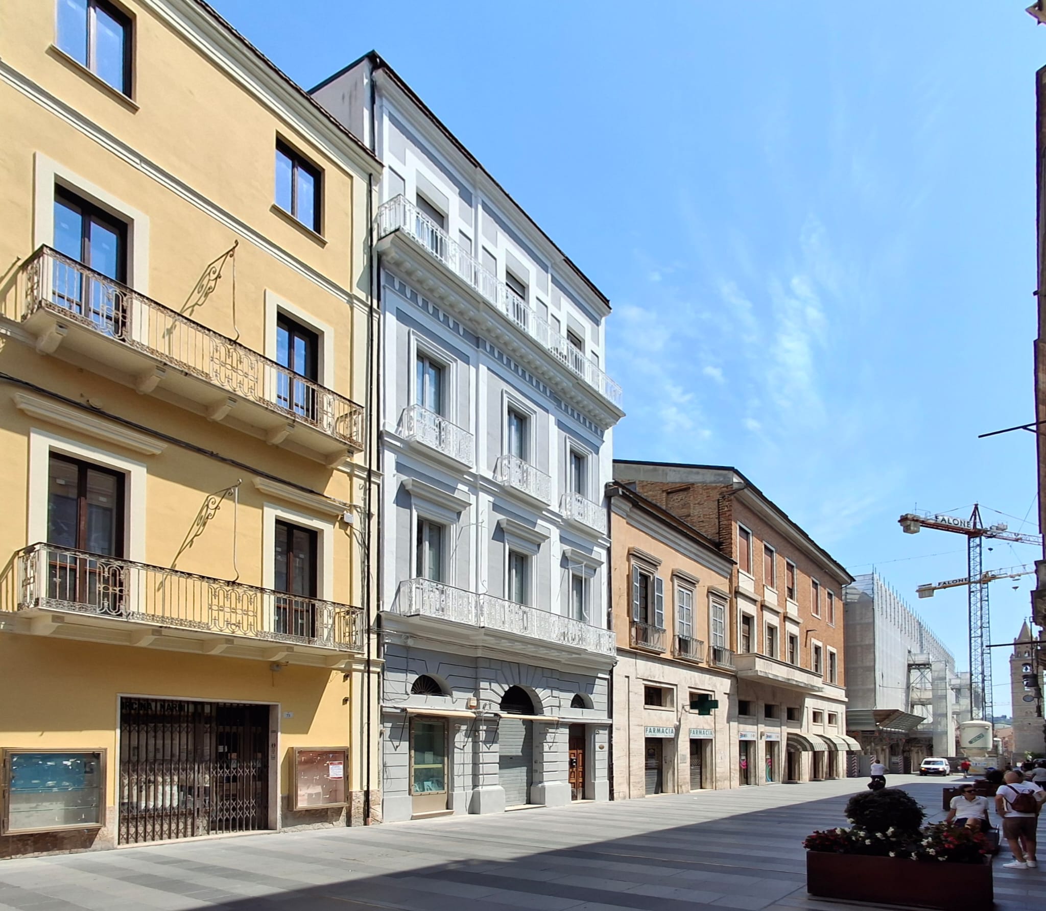 Ferragosto dona alla città la nuova facciata di Palazzo Lauria