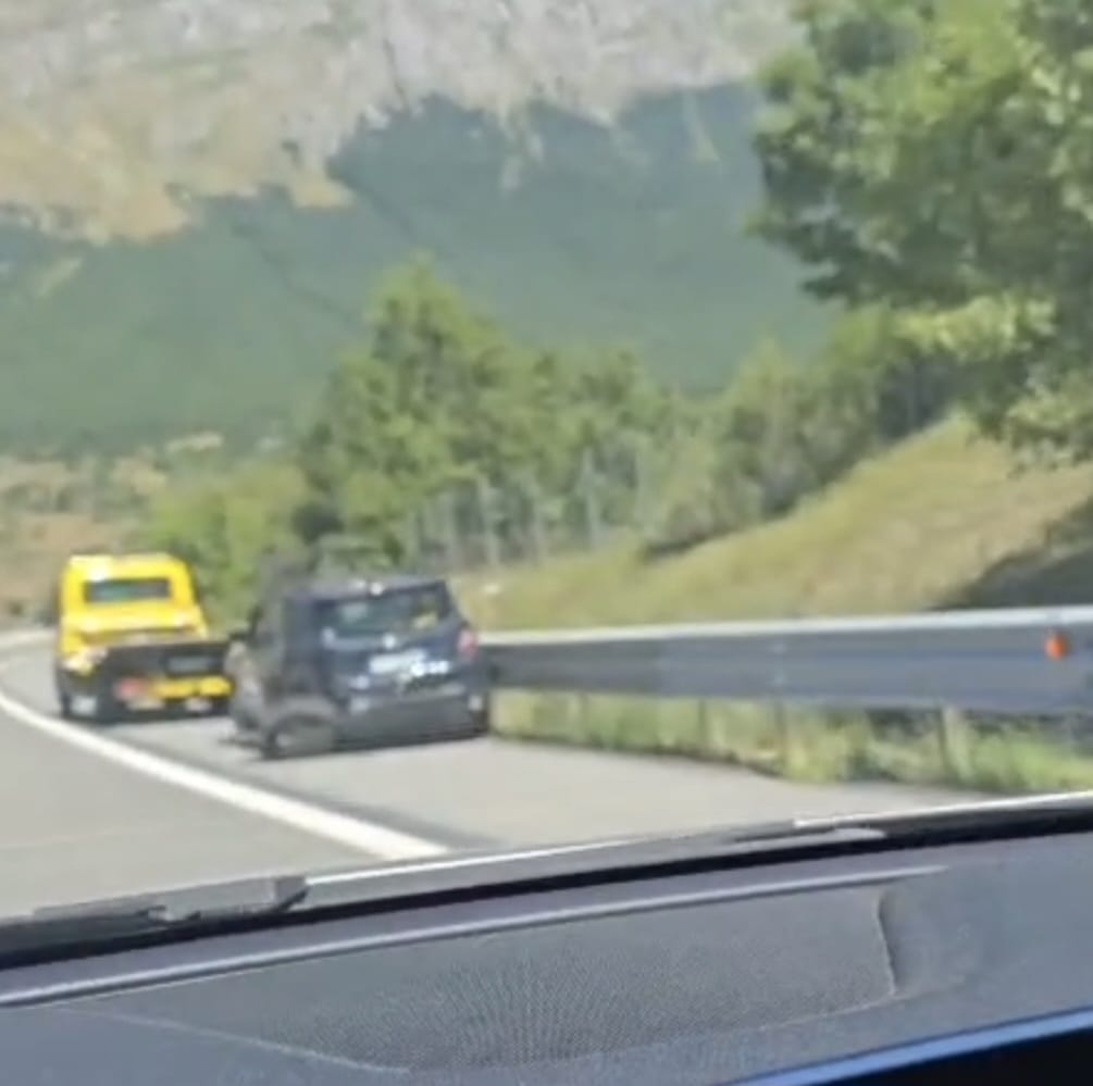 A24, tre feriti dopo il tamponamento di un mezzo pesante: traffico paralizzato verso Teramo
