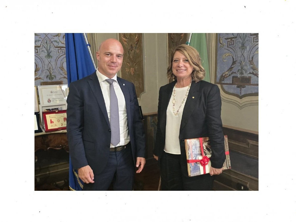 Il nuovo Prefetto Beatrice Agata Mariano si insedia a Teramo: incontro con il presidente D’Angelo