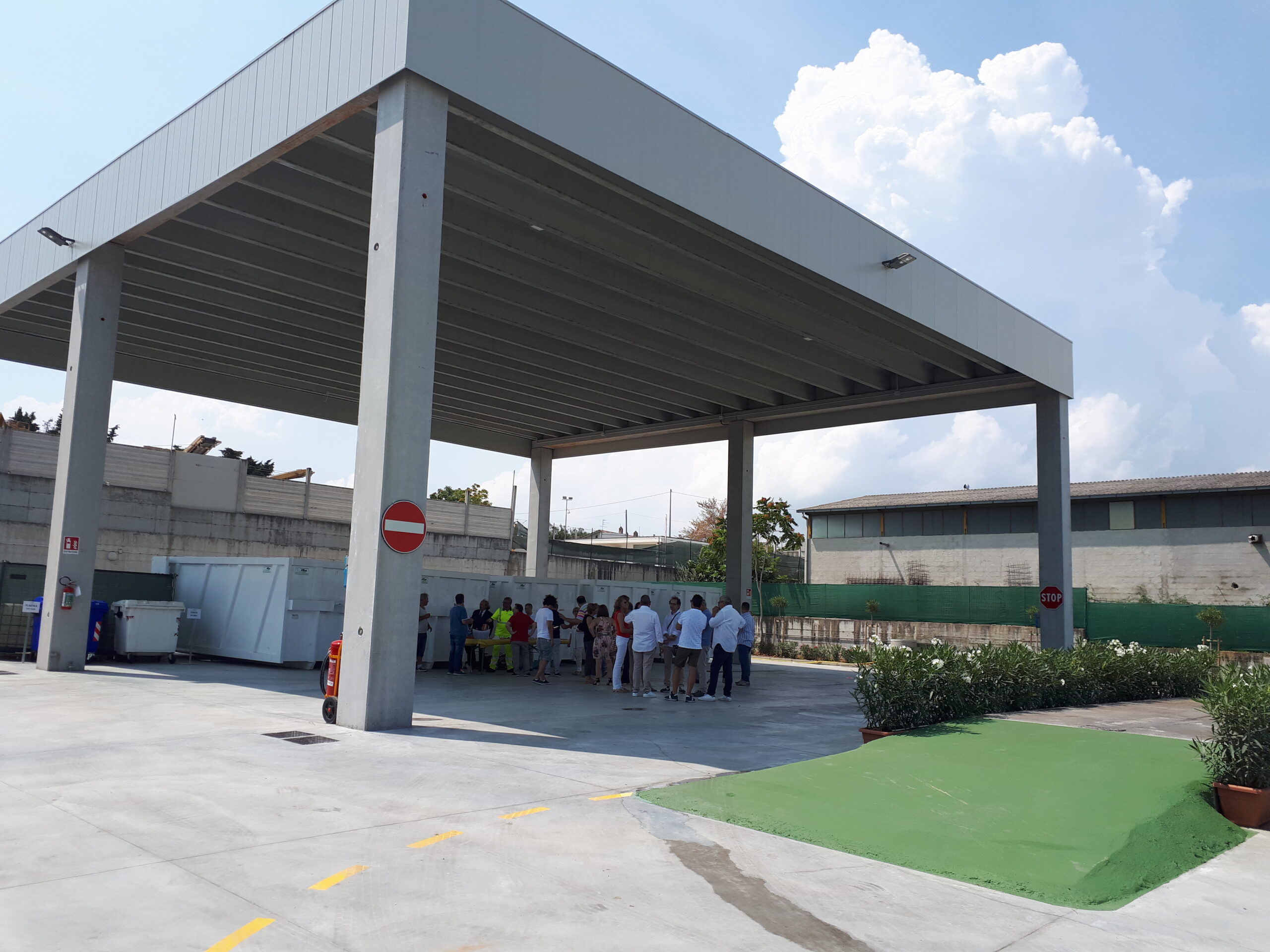I centri di raccolta Poliservice non vanno in ferie. L’invito dei sindaci al rispetto delle norme