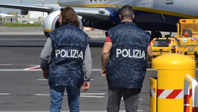 Boss dello spaccio nell’aquilano arrestato in Polonia: gestiva una rete di 650 “clienti”