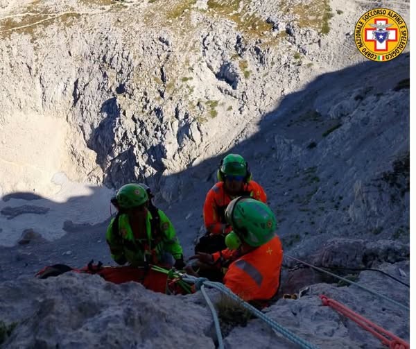 Forte vento sul Corno Piccolo, in corso il recupero di un gruppo di escursionisti – AGGIORNAMENTO; recuperato l’escursionista ferito