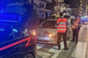 Alba Adriatica, gli trovano droga in auto e alto tasso alcolemico. A Sant’Egidio si schianta contro un albero: era alla guida con un tasso di 1,60 g/l. Patenti ritirate e segnalazioni